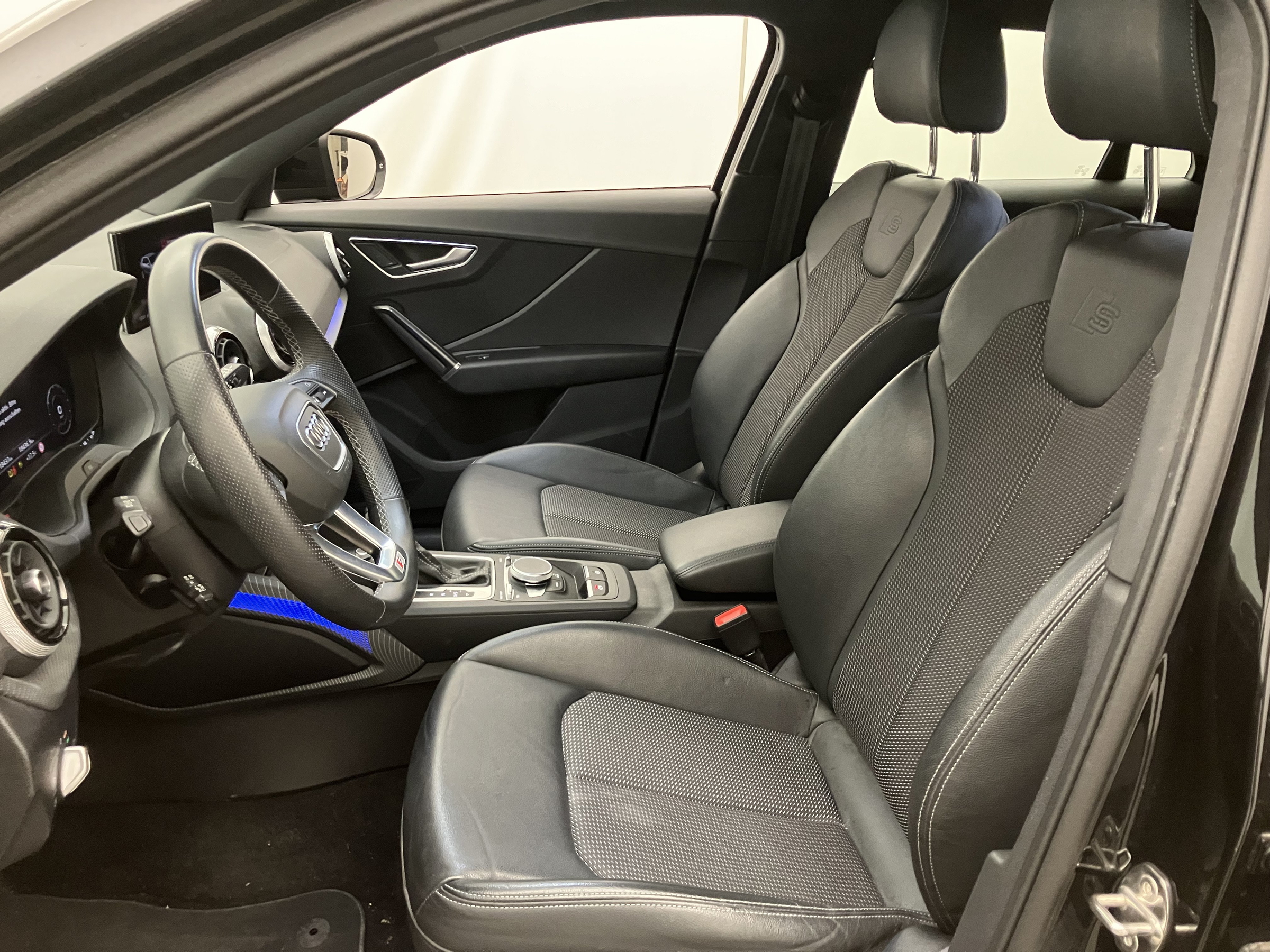 Audi Q2 35 2.0 TDI S-Line | Bild 11 von 27