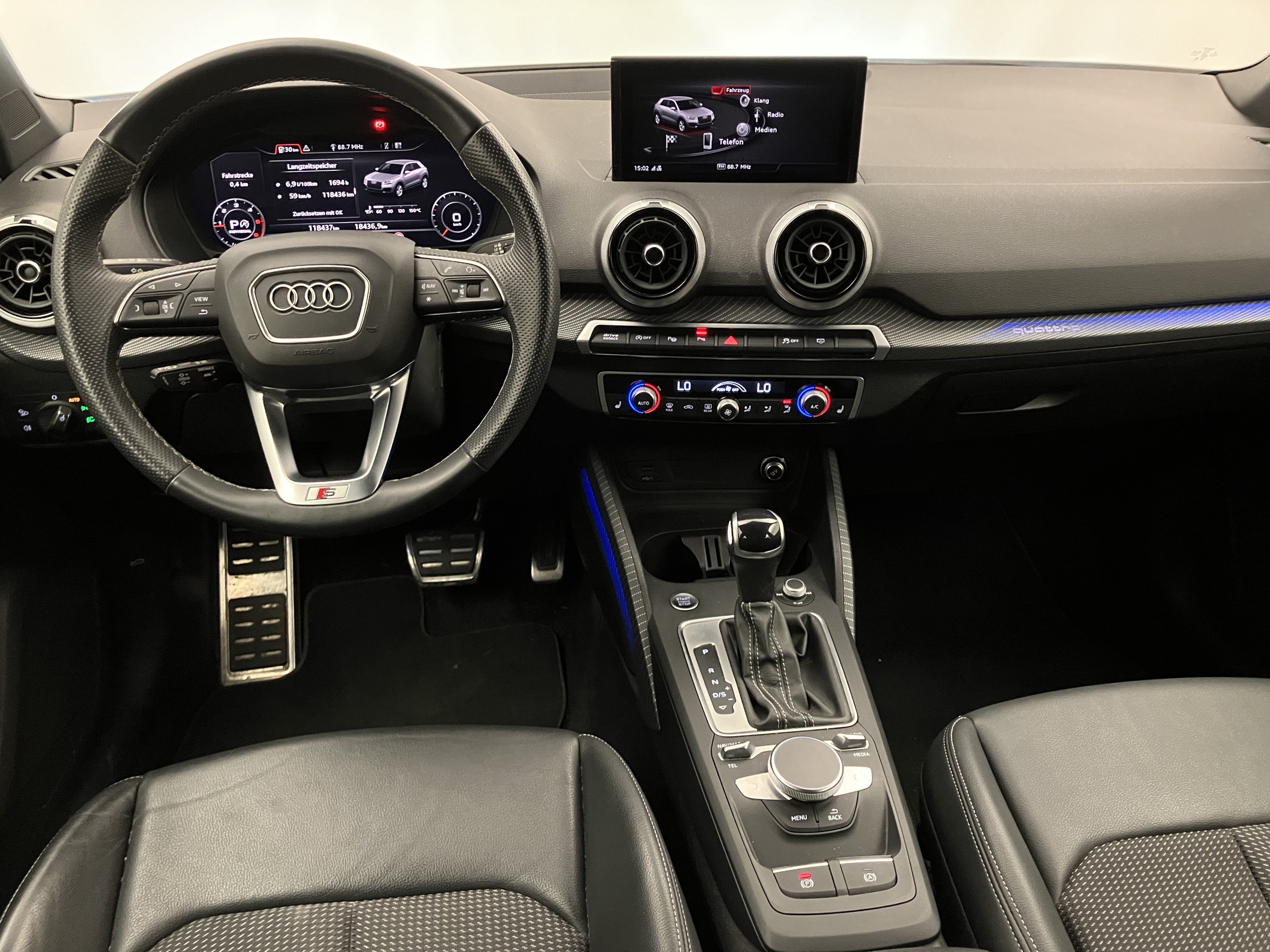 Audi Q2 35 2.0 TDI S-Line | Bild 12 von 27