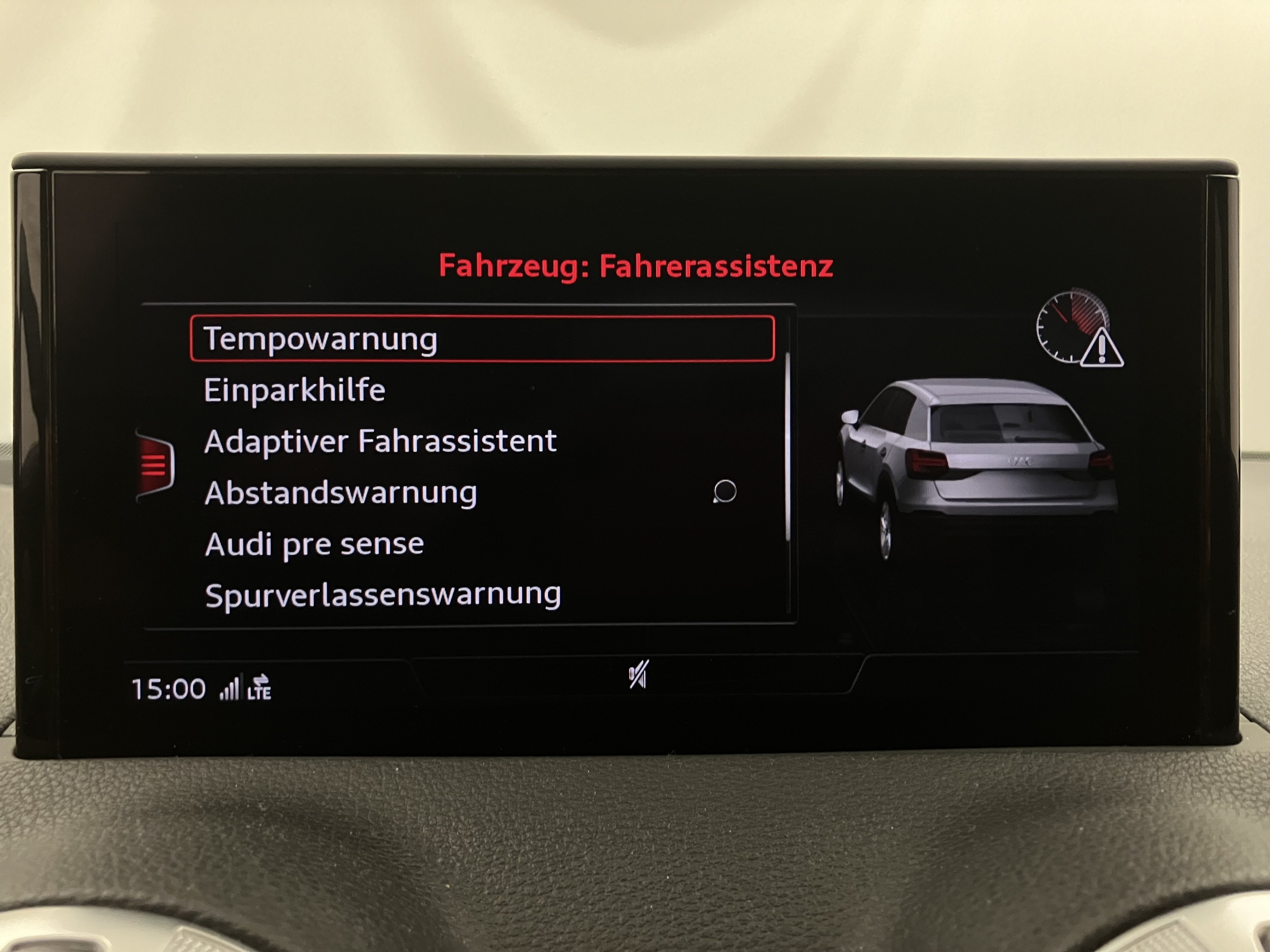 Audi Q2 35 2.0 TDI S-Line | Bild 20 von 27