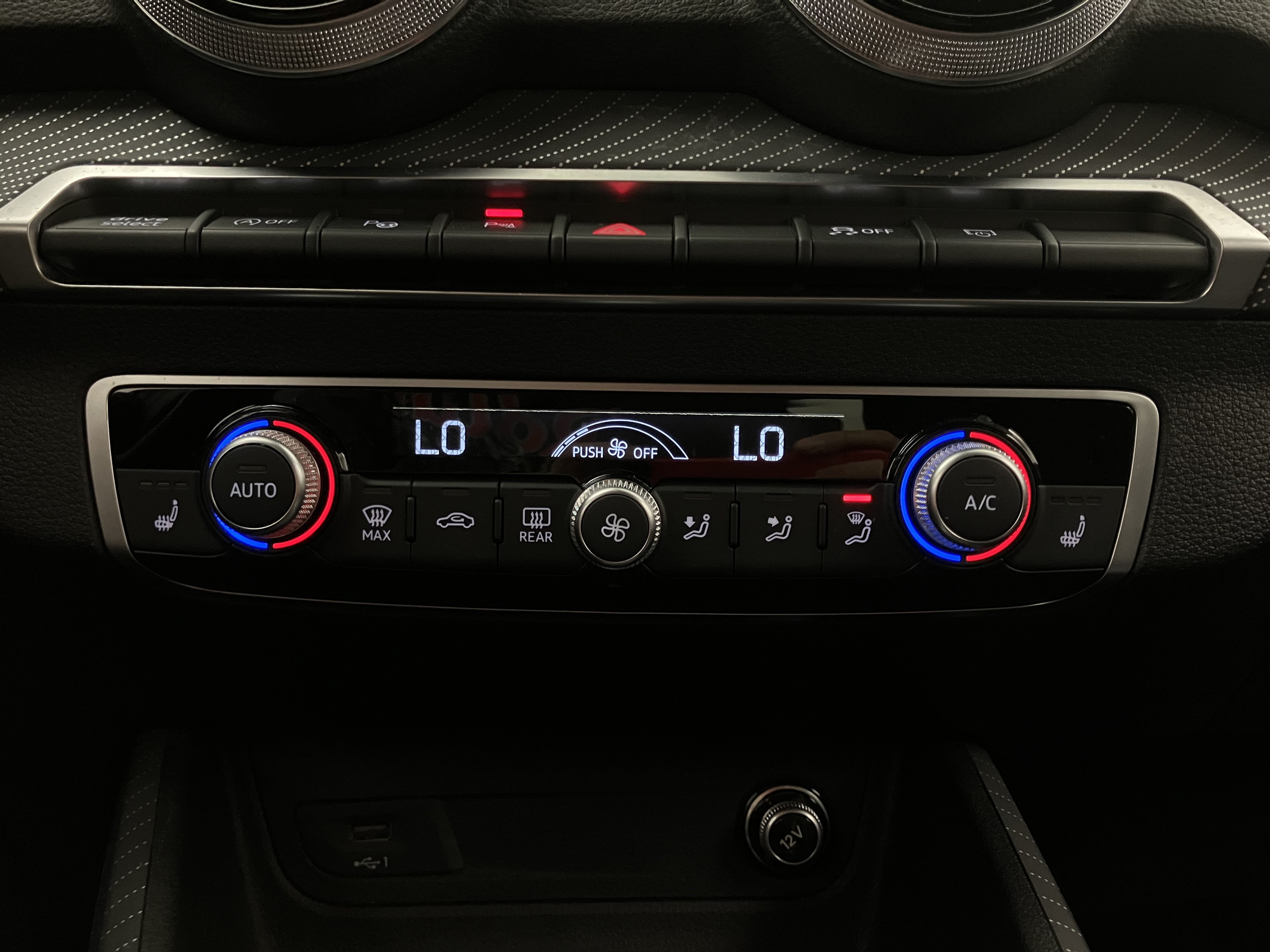 Audi Q2 35 2.0 TDI S-Line | Bild 24 von 27