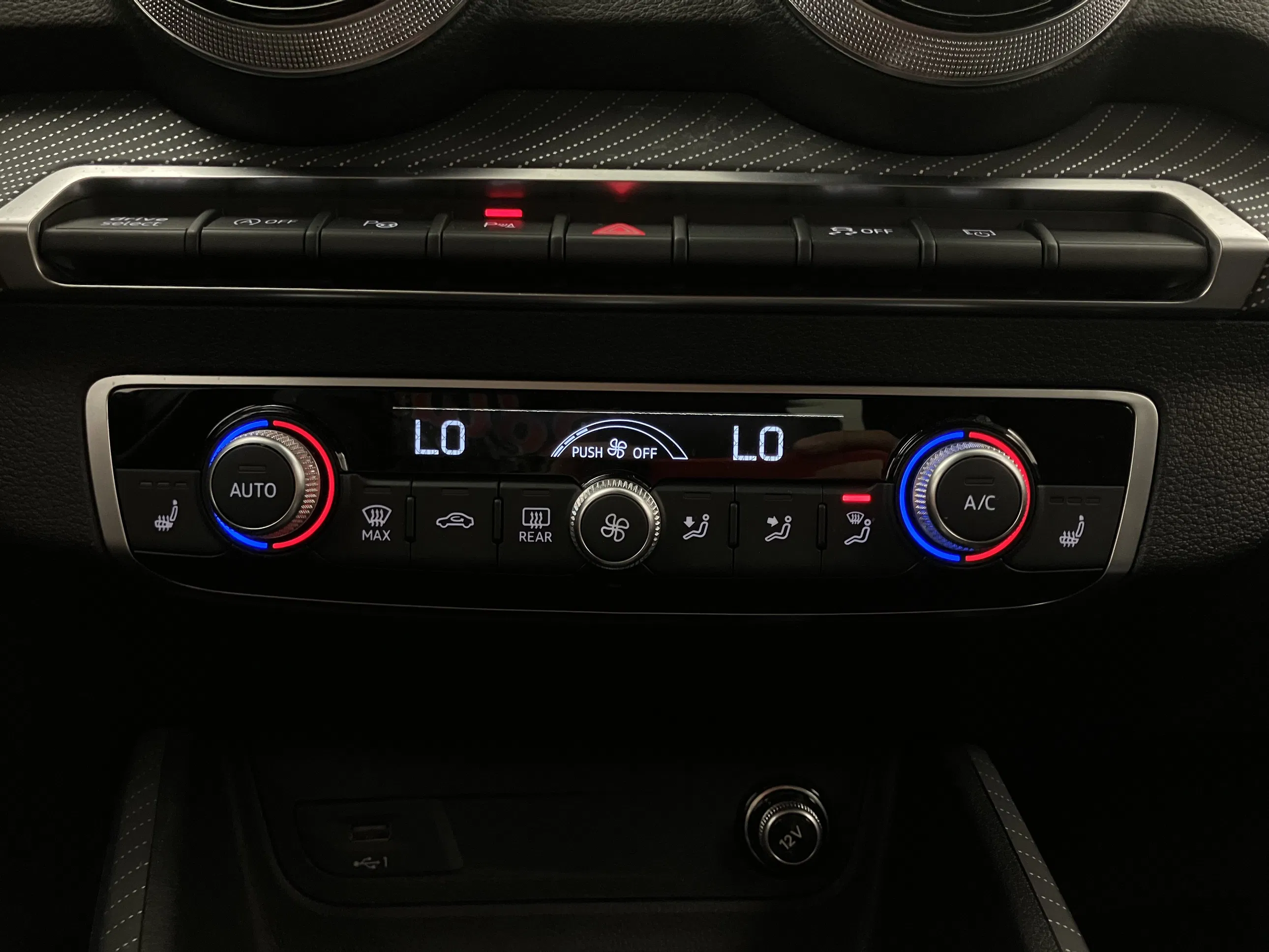 Audi Q2 35 2.0 TDI S-Line | Bild 24 von 27