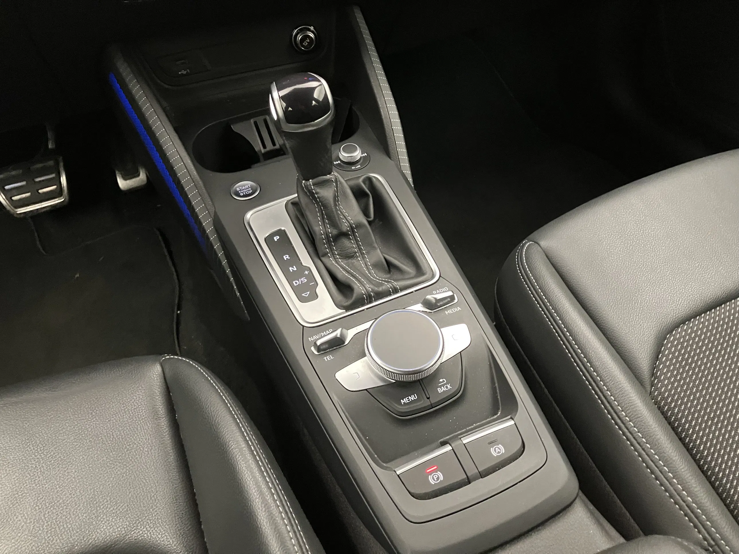 Audi Q2 35 2.0 TDI S-Line | Bild 25 von 27