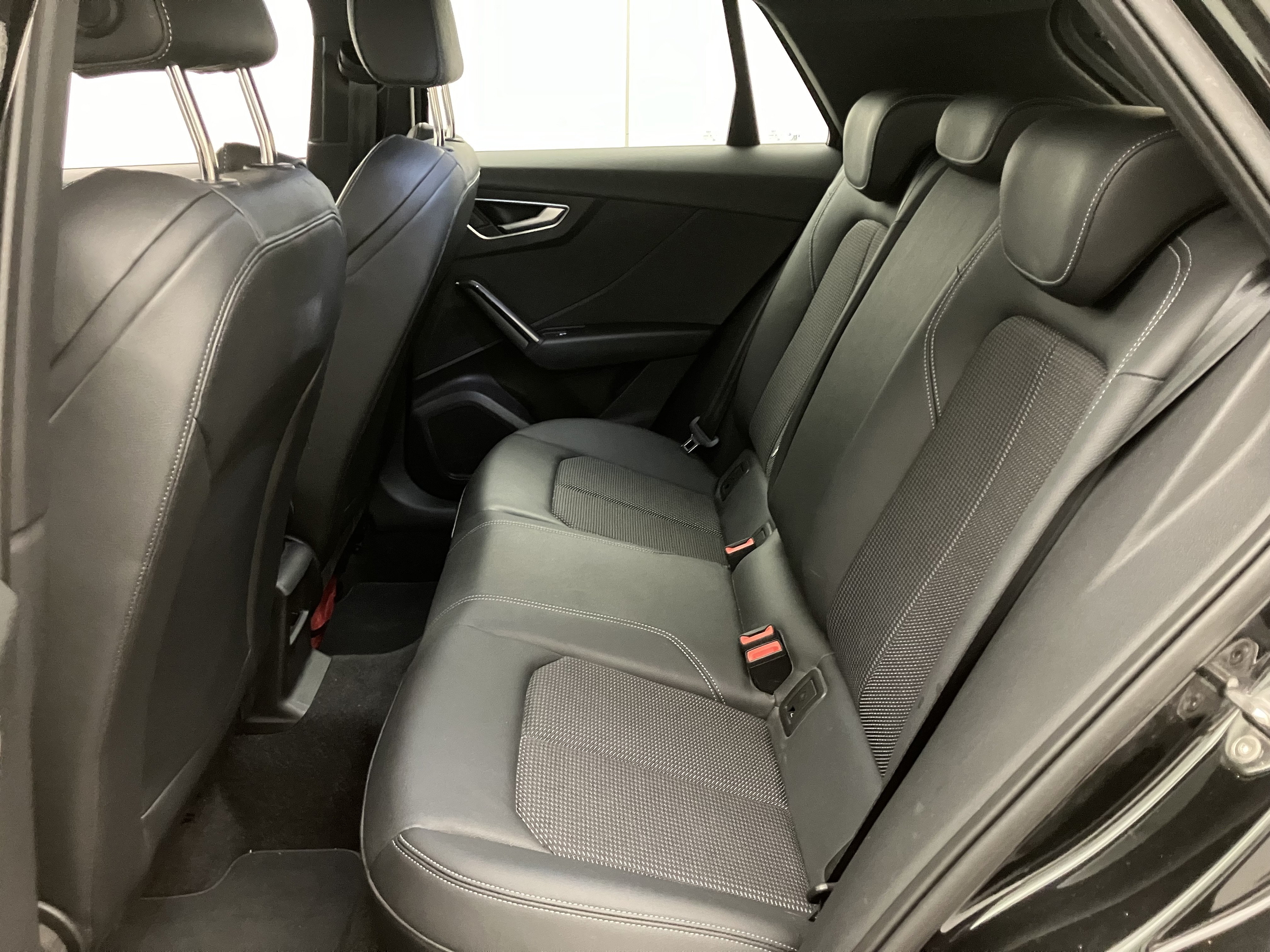 Audi Q2 35 2.0 TDI S-Line | Bild 26 von 27