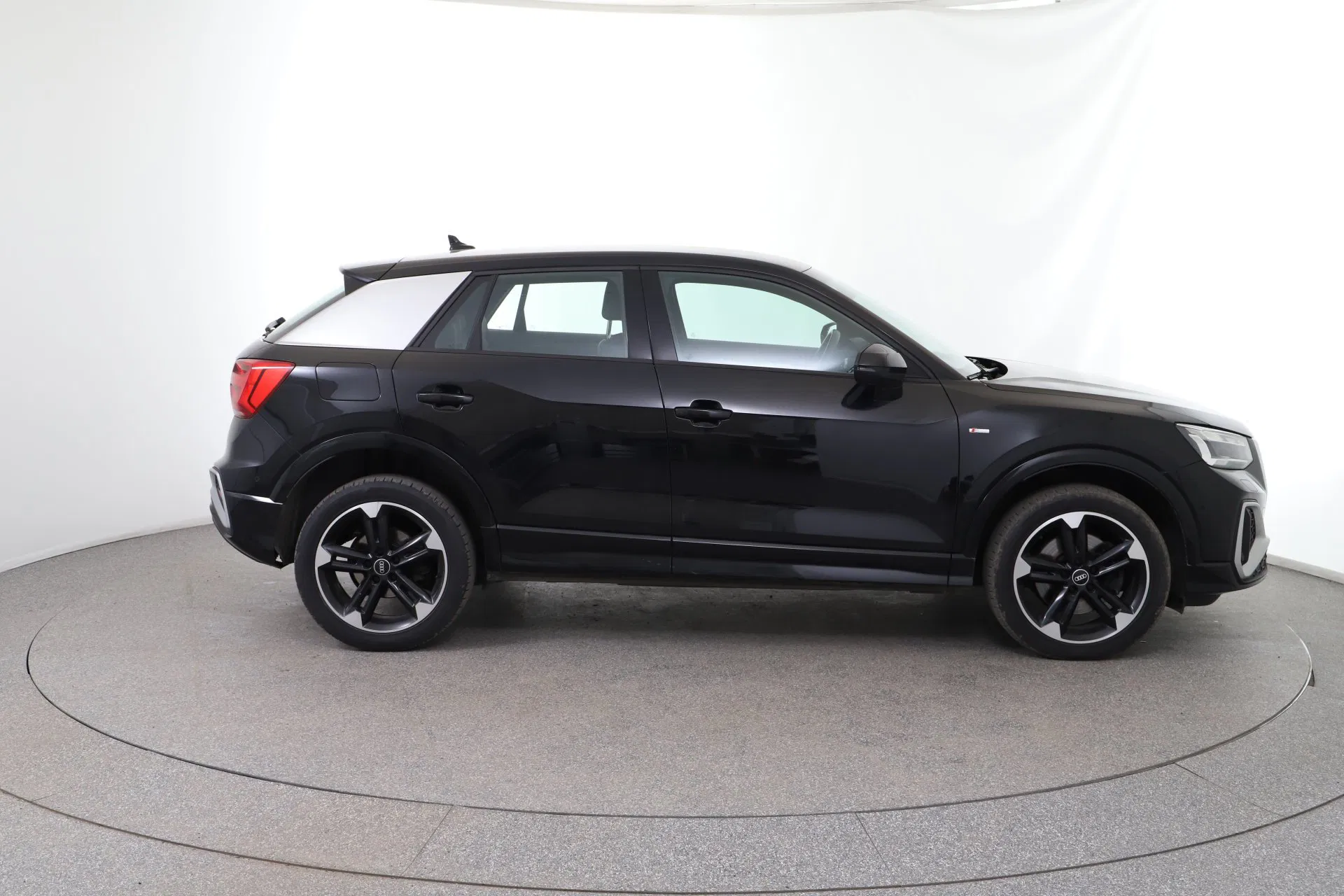Audi Q2 35 2.0 TDI S-Line | Bild 4 von 27