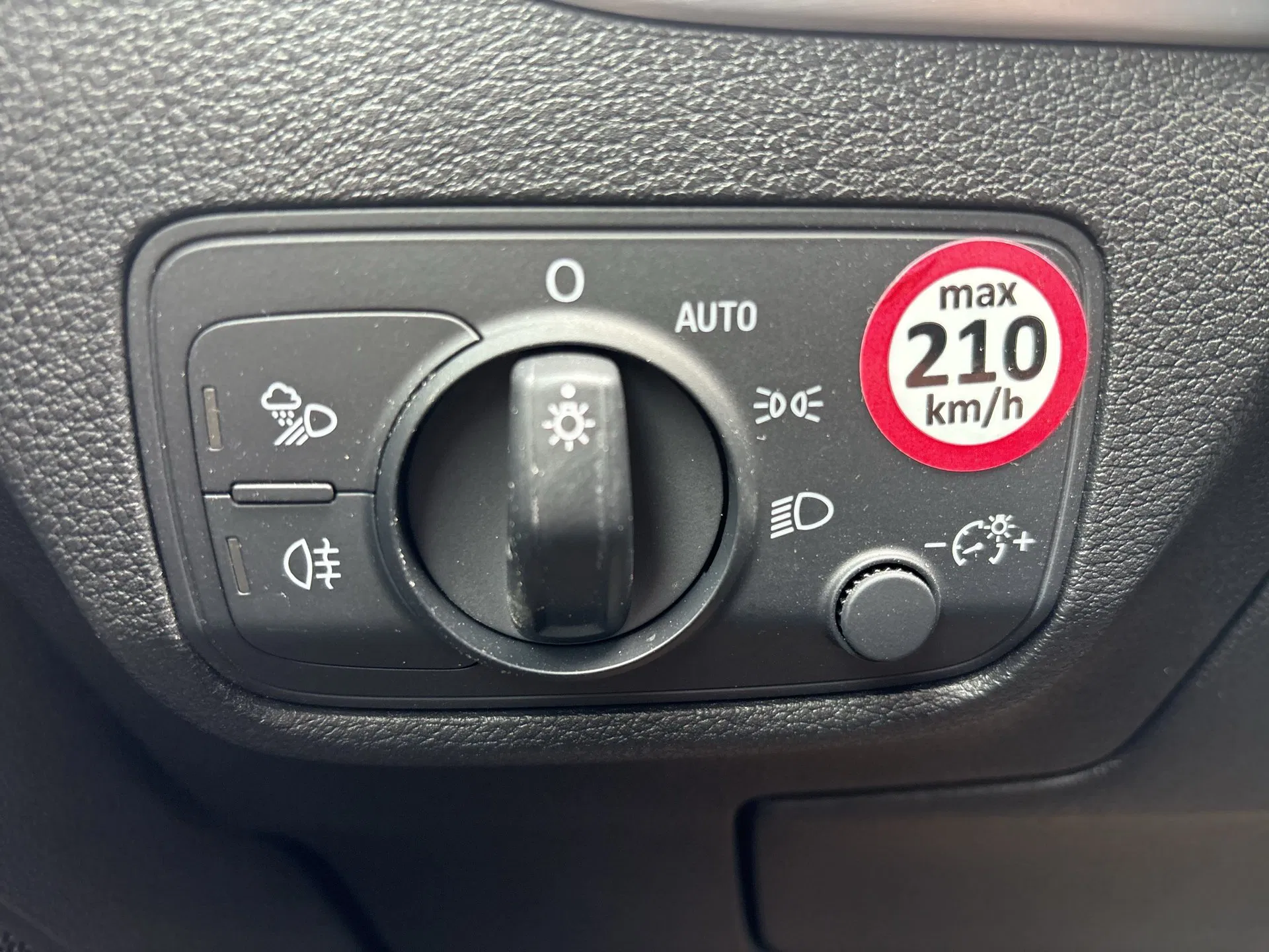 Audi Q2 35 2.0 TDI intense | Bild 10 von 20