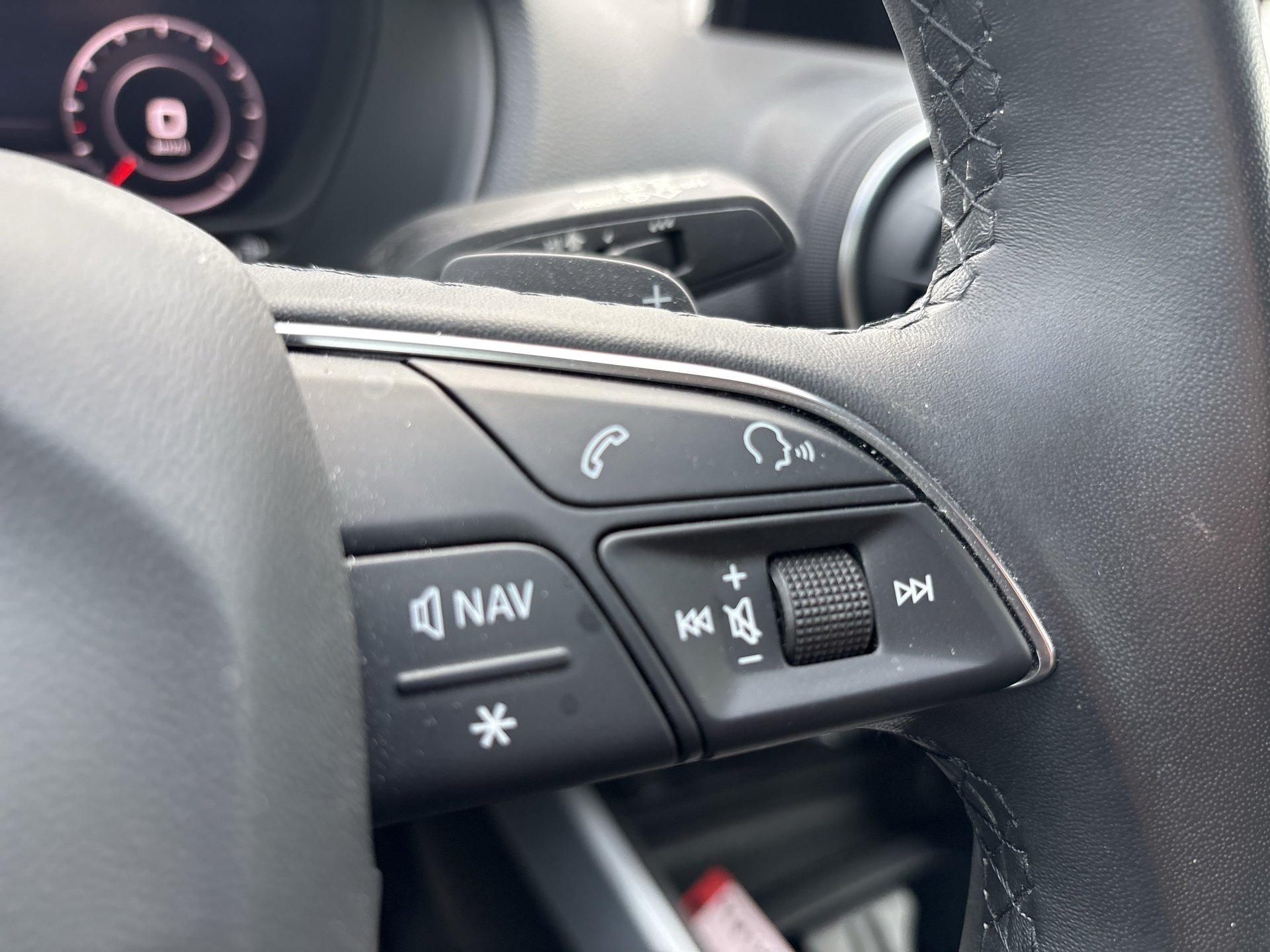 Audi Q2 35 2.0 TDI intense | Bild 12 von 20