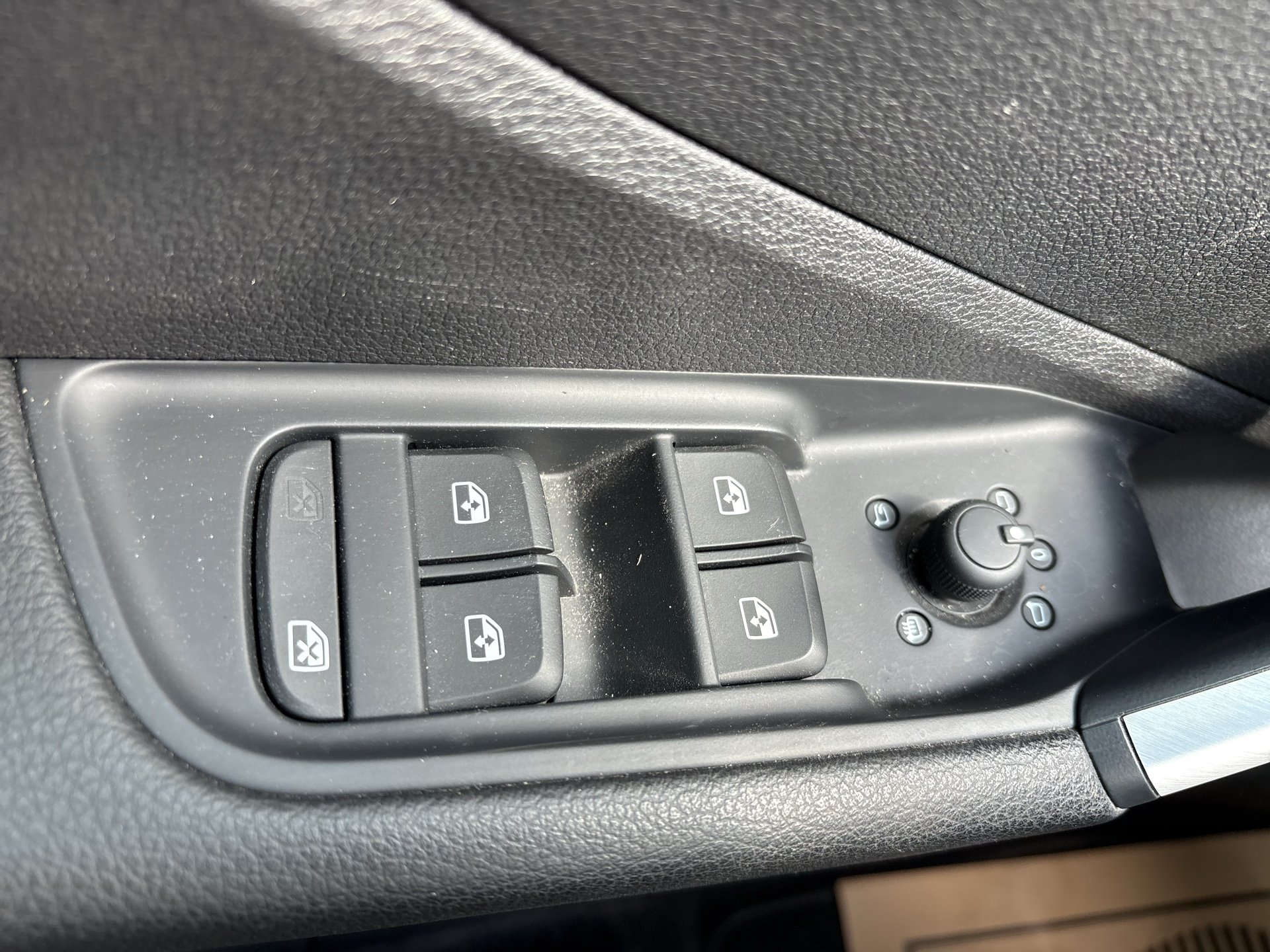 Audi Q2 35 2.0 TDI intense | Bild 7 von 20