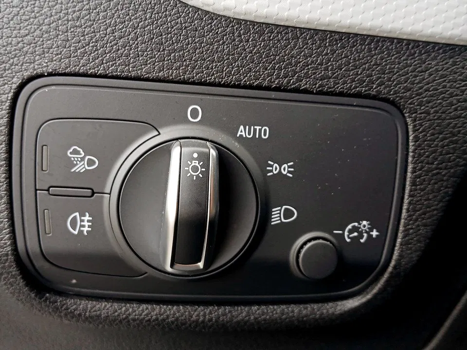 Audi Q2 30 TFSI design Aut. | Bild 16 von 23