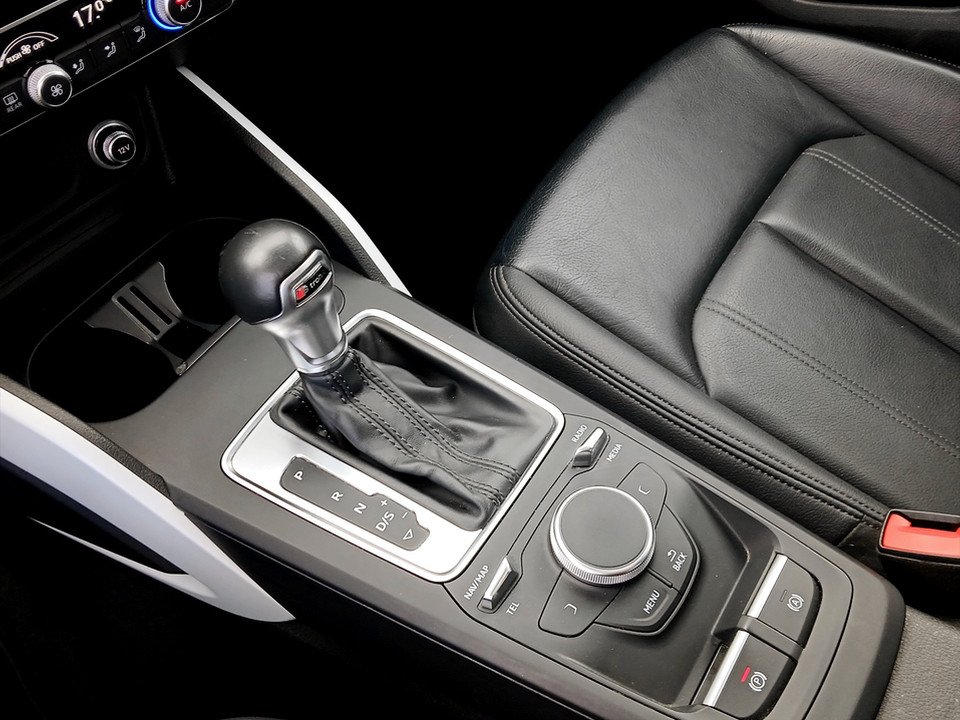 Audi Q2 30 TFSI design Aut. | Bild 17 von 23