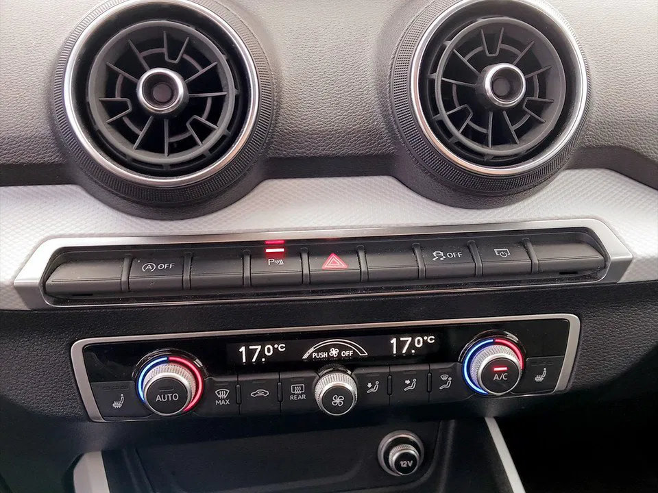 Audi Q2 30 TFSI design Aut. | Bild 18 von 23