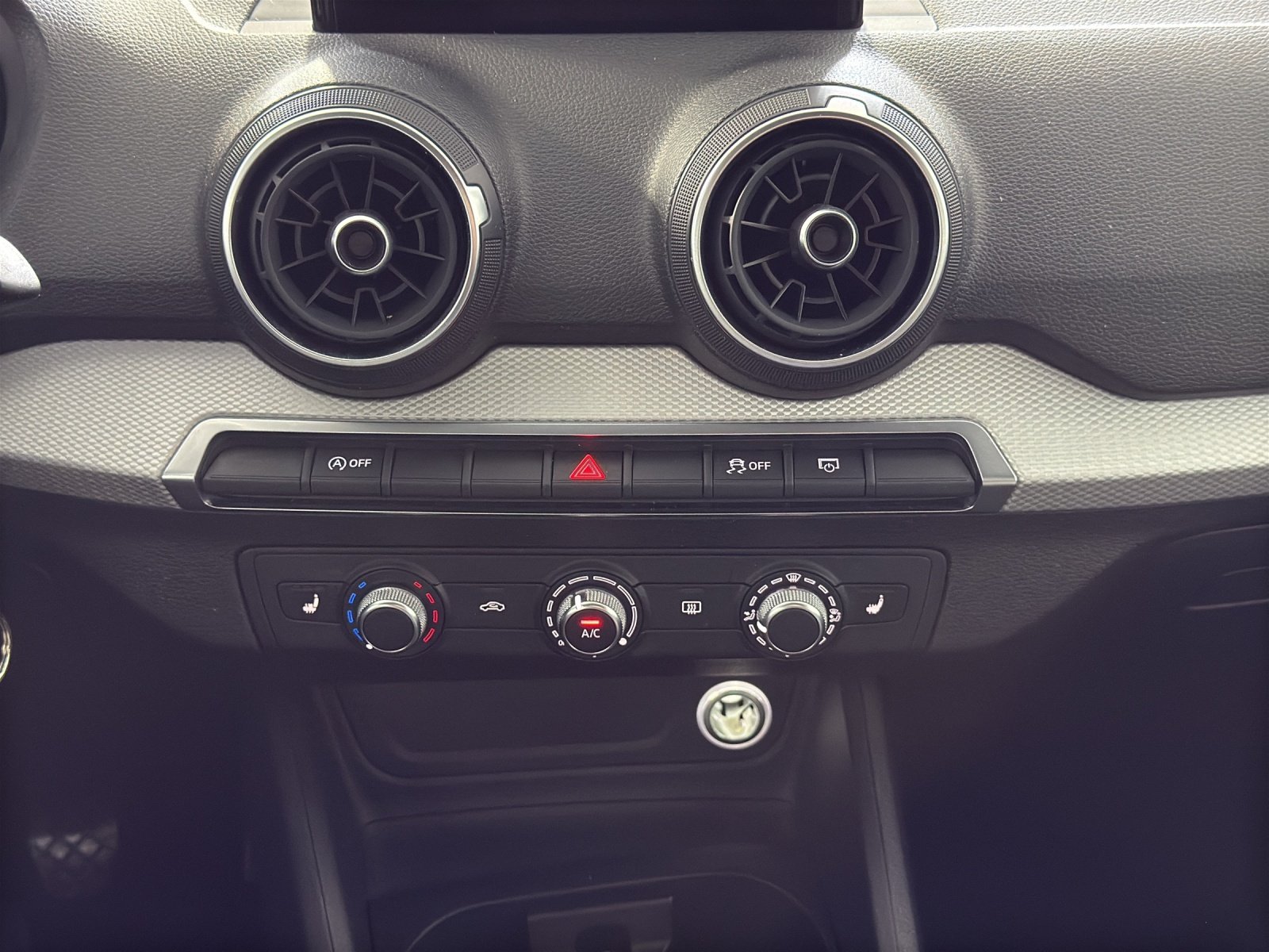 Audi Q2 1.0 30 TFSI | Bild 12 von 16