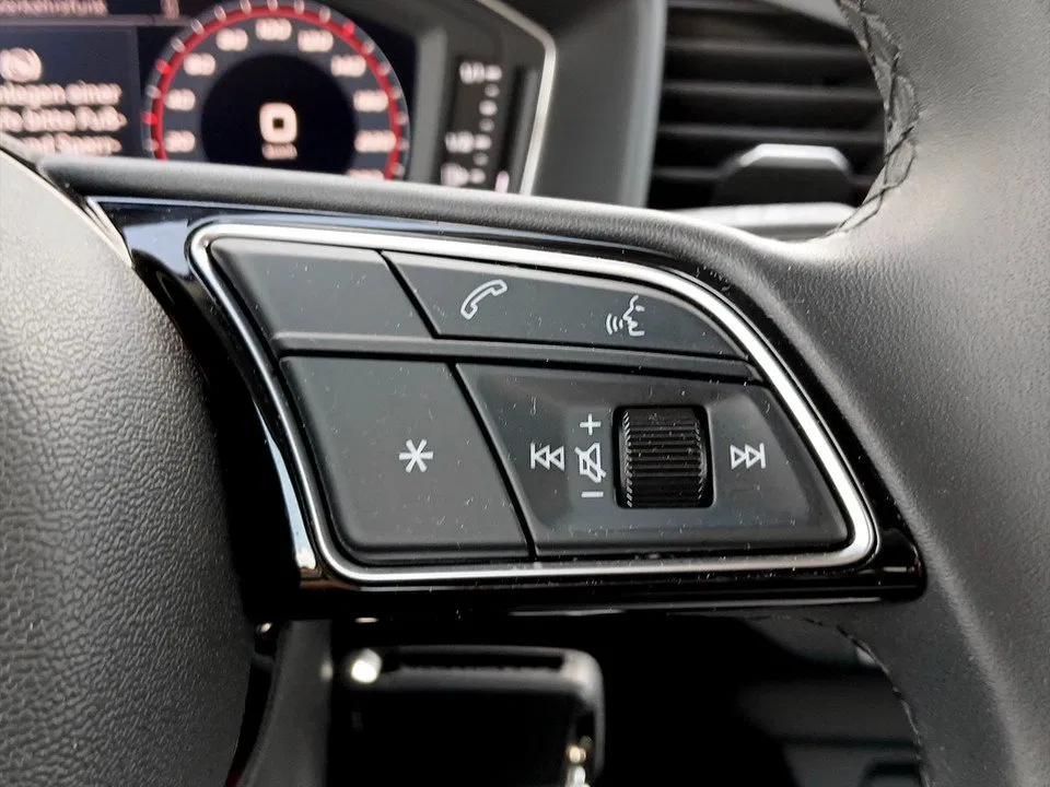 Audi A1 allstreet 30 1.0 TFSI basis | Bild 16 von 23