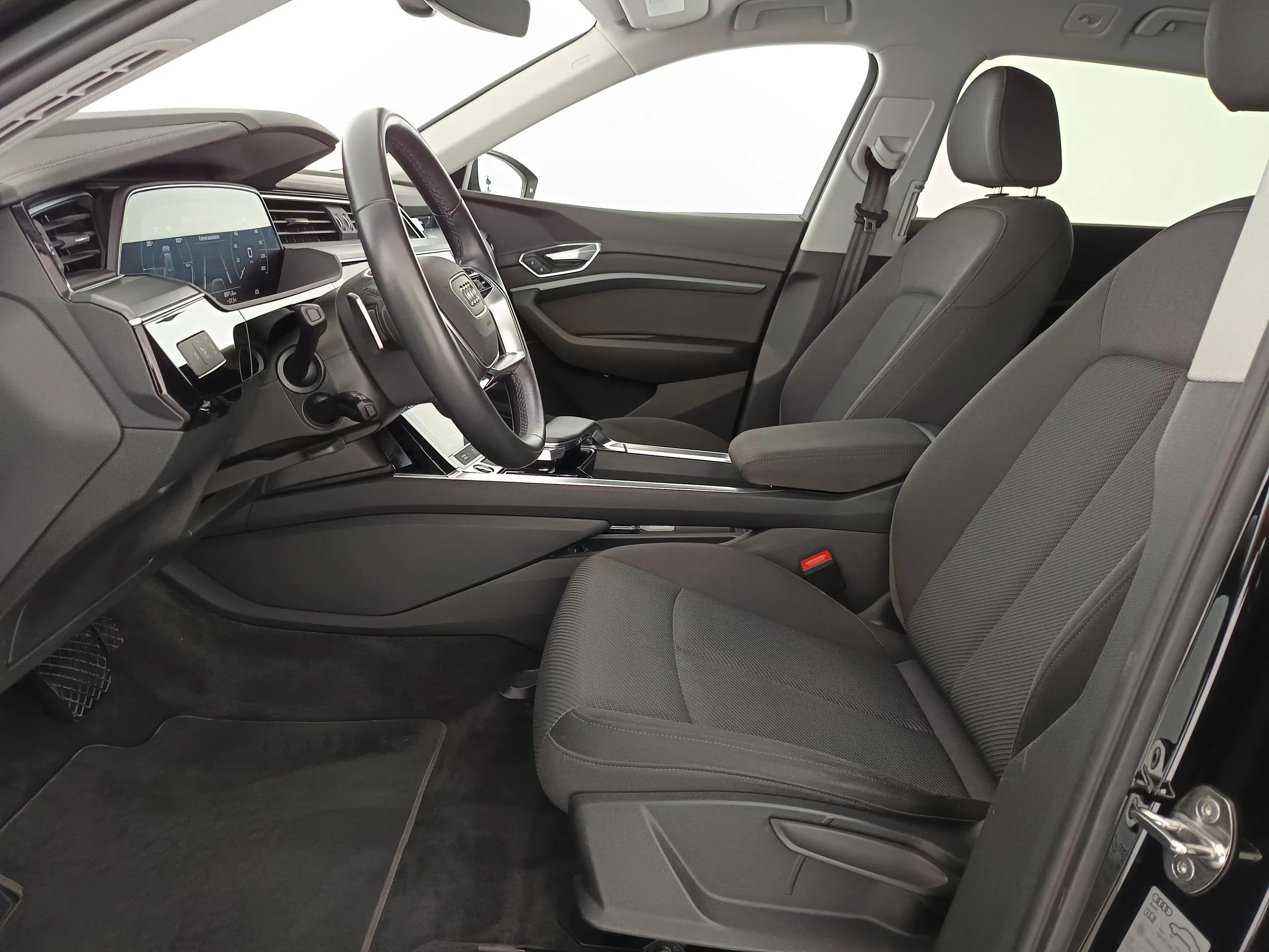 Audi e-tron 55 quattro | Bild 14 von 31