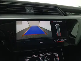 Audi e-tron 55 quattro | Thumbnail 23 von 31