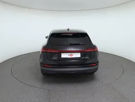 Audi e-tron 55 quattro | Thumbnail 7 von 31