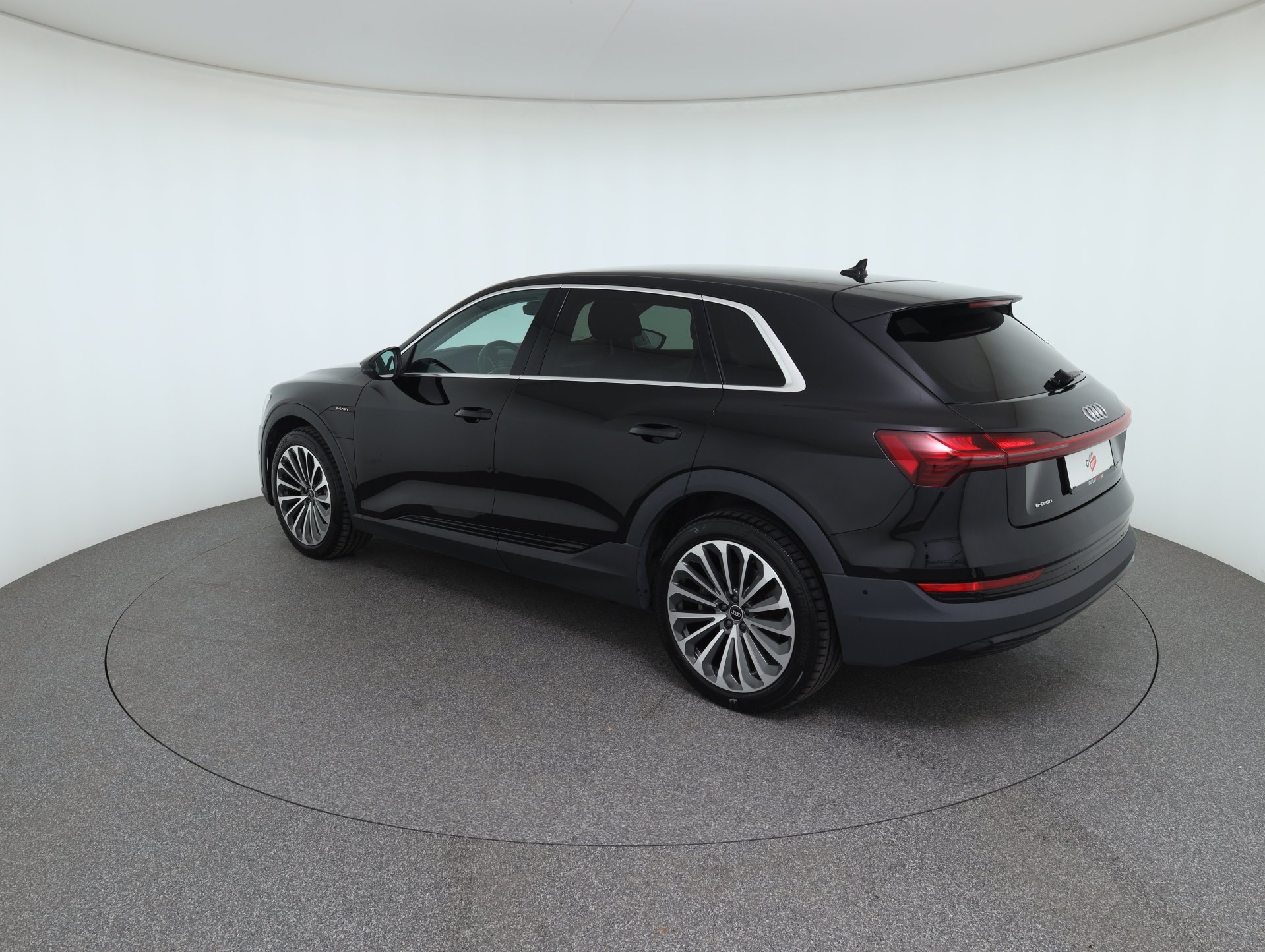 Audi e-tron 55 quattro | Bild 8 von 31