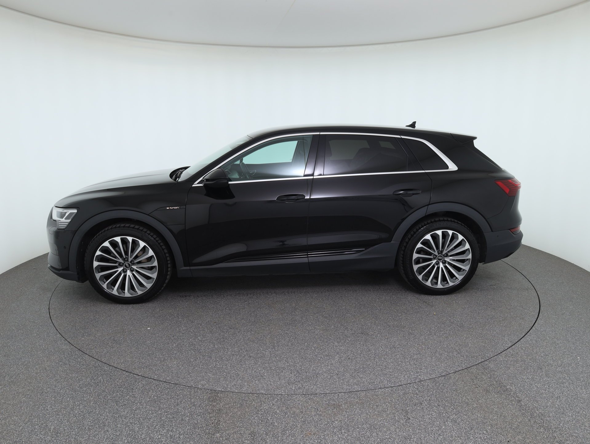 Audi e-tron 55 quattro | Bild 9 von 31