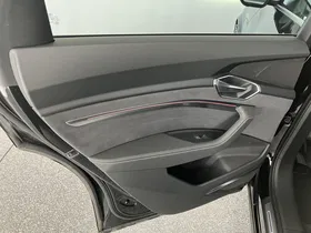 Audi e-tron S quattro | Thumbnail 26 von 30