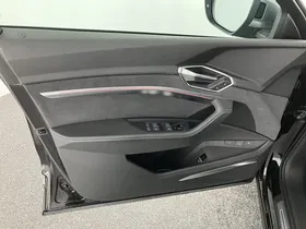 Audi e-tron S quattro | Thumbnail 4 von 30