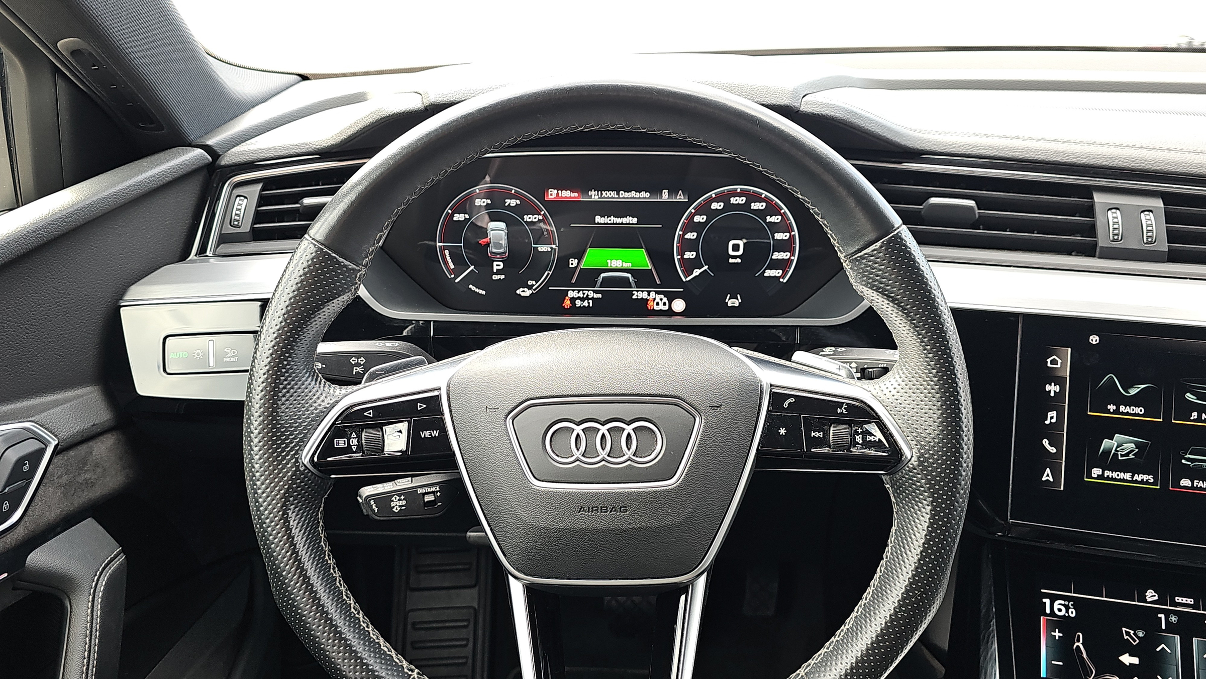 Audi e-tron 55 quattro Basis | Bild 10 von 25