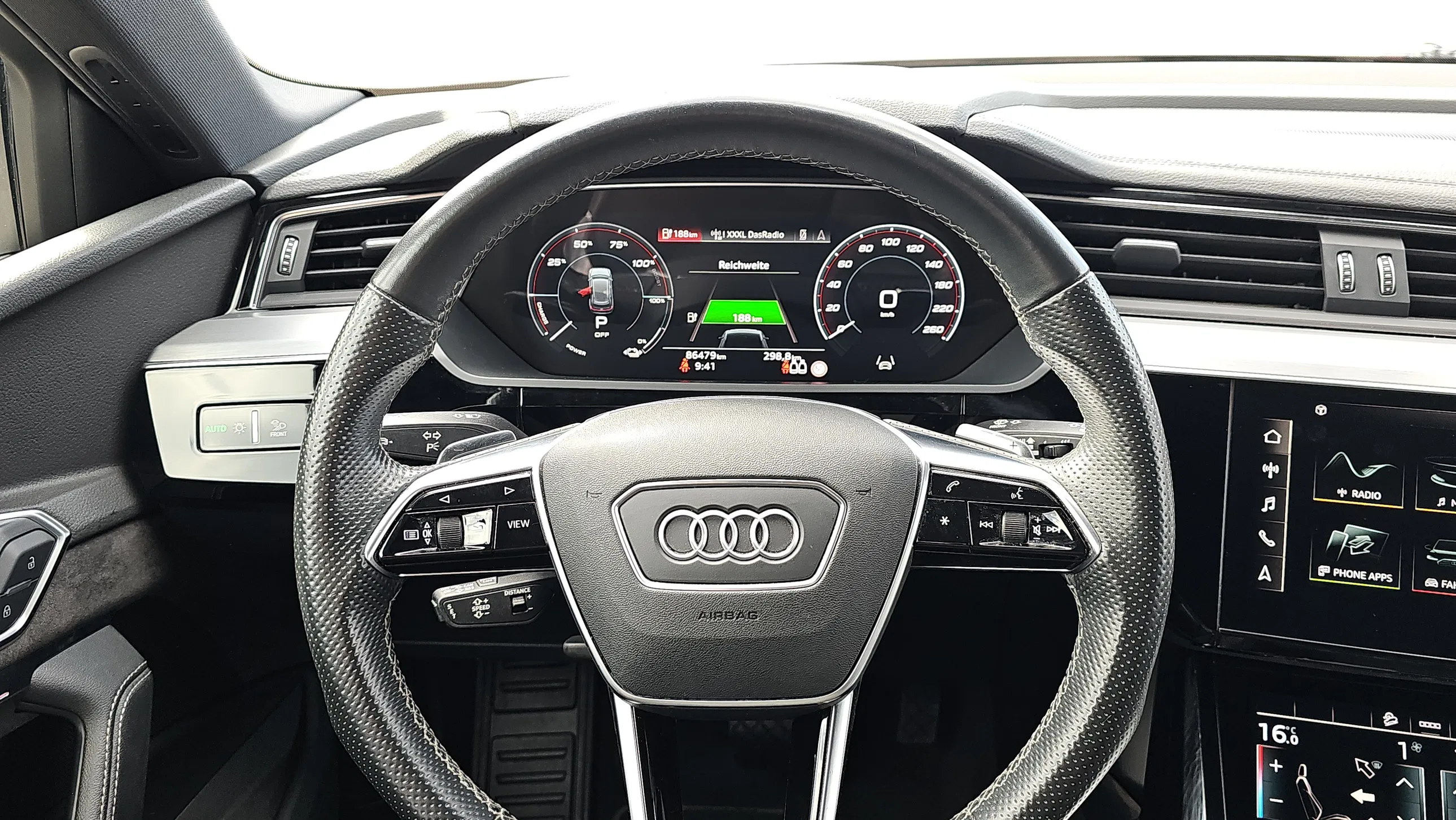 Audi e-tron 55 quattro Basis | Bild 10 von 25