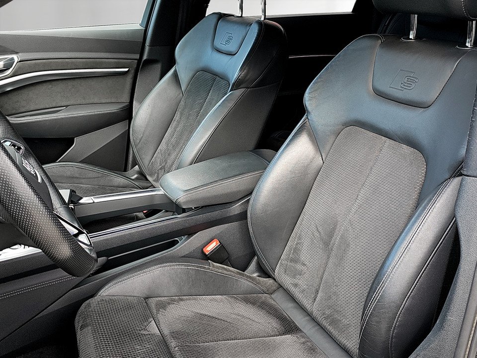 Audi e-tron 55 quattro Basis | Bild 12 von 25