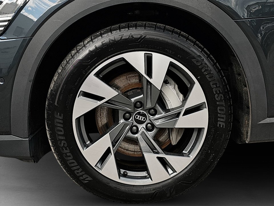Audi e-tron 55 quattro Basis | Bild 6 von 25