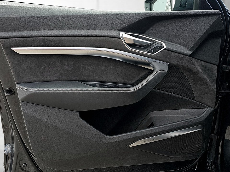 Audi e-tron 55 quattro Basis | Bild 7 von 25
