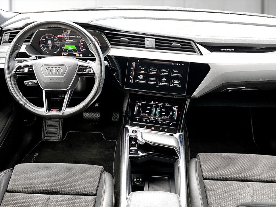 Audi e-tron 55 quattro Basis | Bild 9 von 25