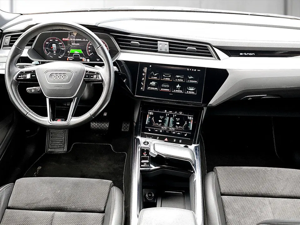 Audi e-tron 55 quattro Basis | Bild 9 von 25