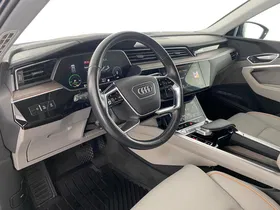 Audi e-tron 50 quattro | Thumbnail 14 von 31