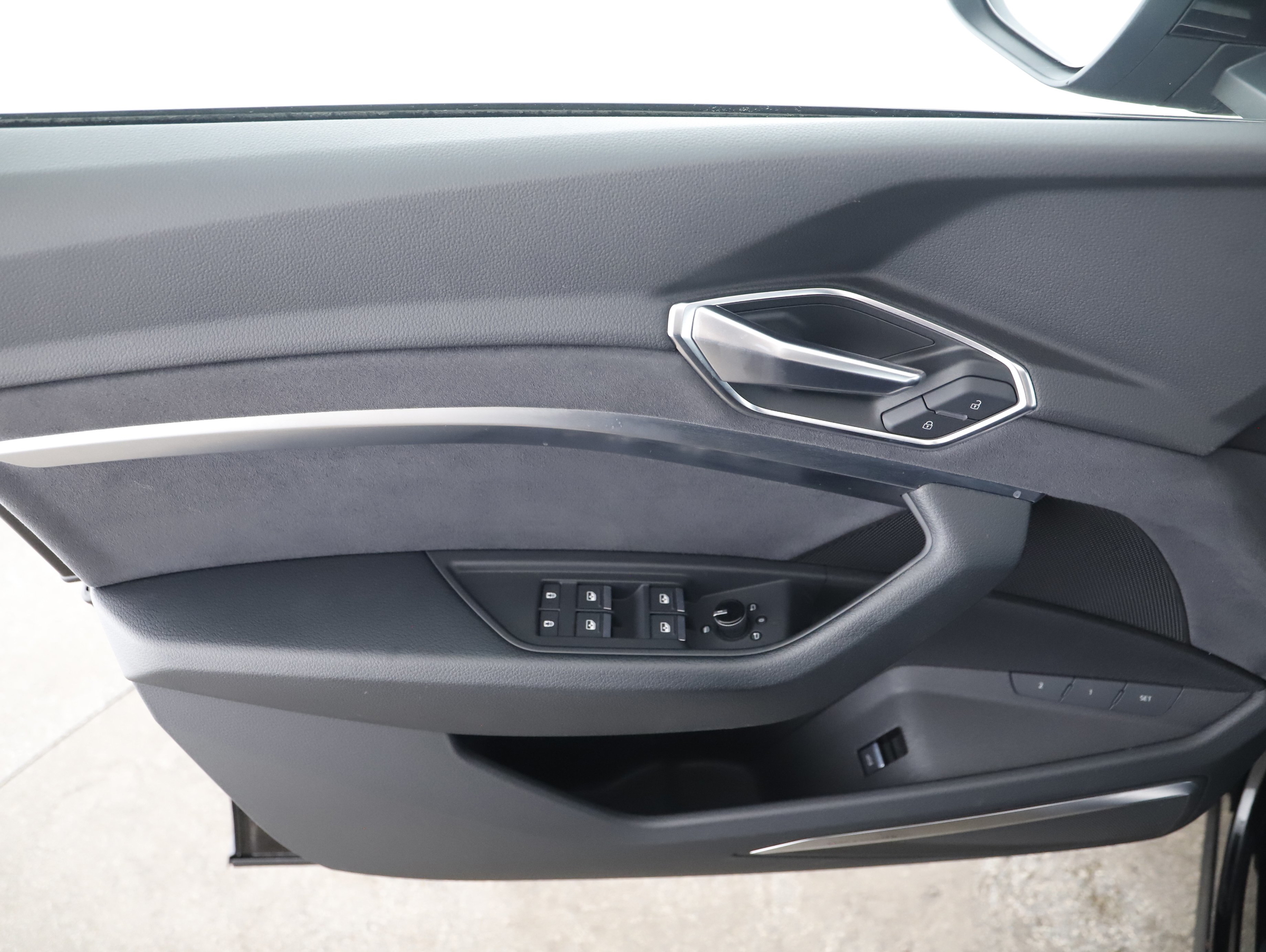 Audi e-tron Sportback 50 quattro 230 kW | Bild 15 von 23