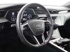 Audi e-tron Sportback 55 quattro S-Line | Thumbnail 4 von 5