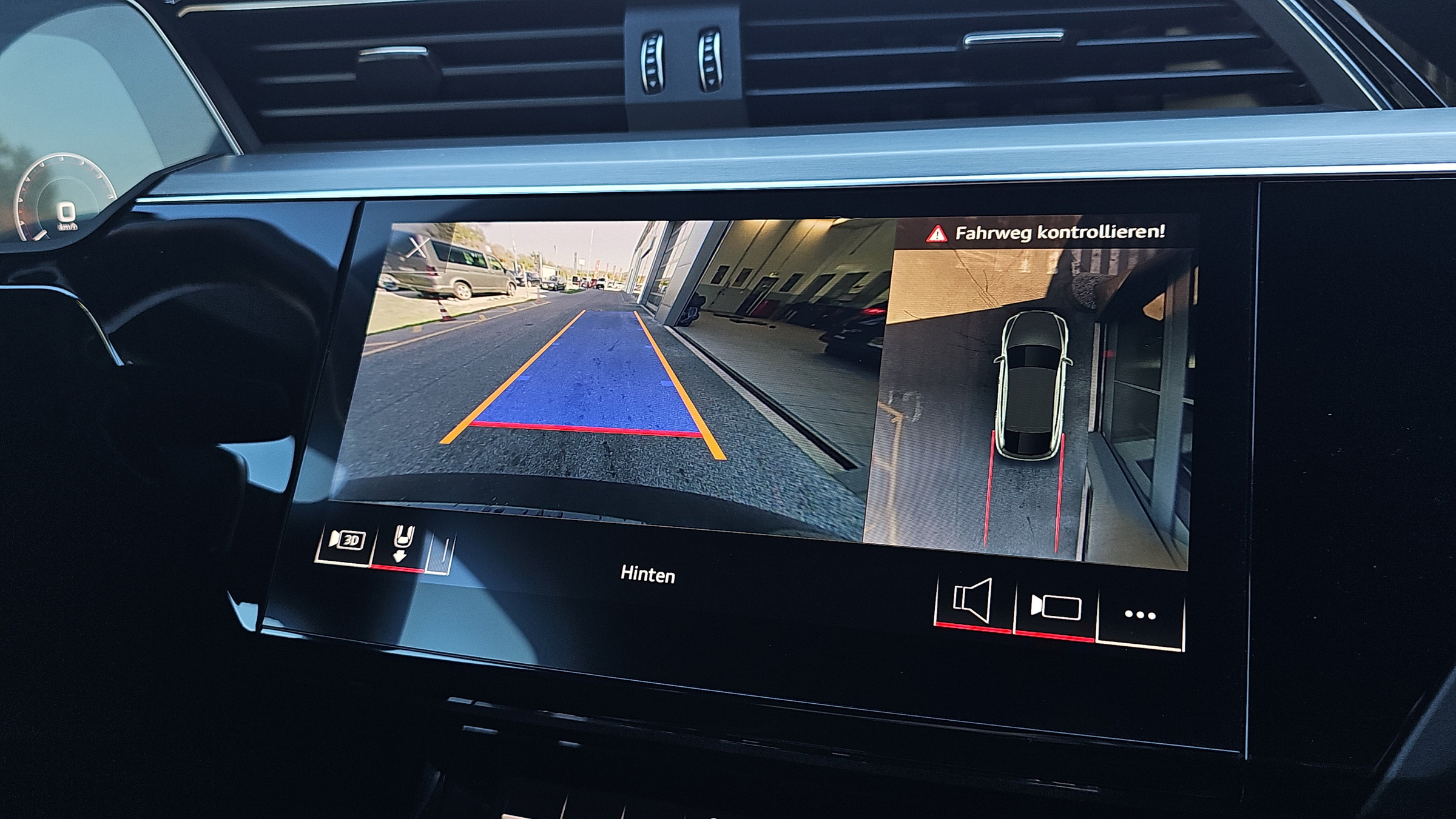 Audi e-tron Sportback 55 quattro business 300 kW | Bild 16 von 24