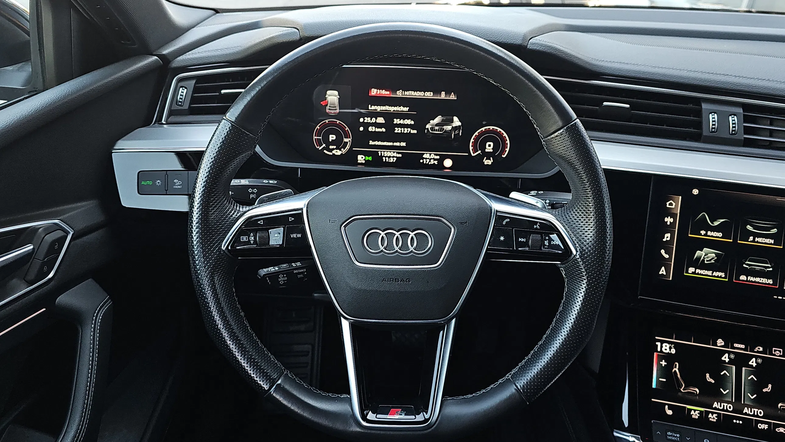 Audi e-tron Sportback 55 quattro business 300 kW | Bild 12 von 24