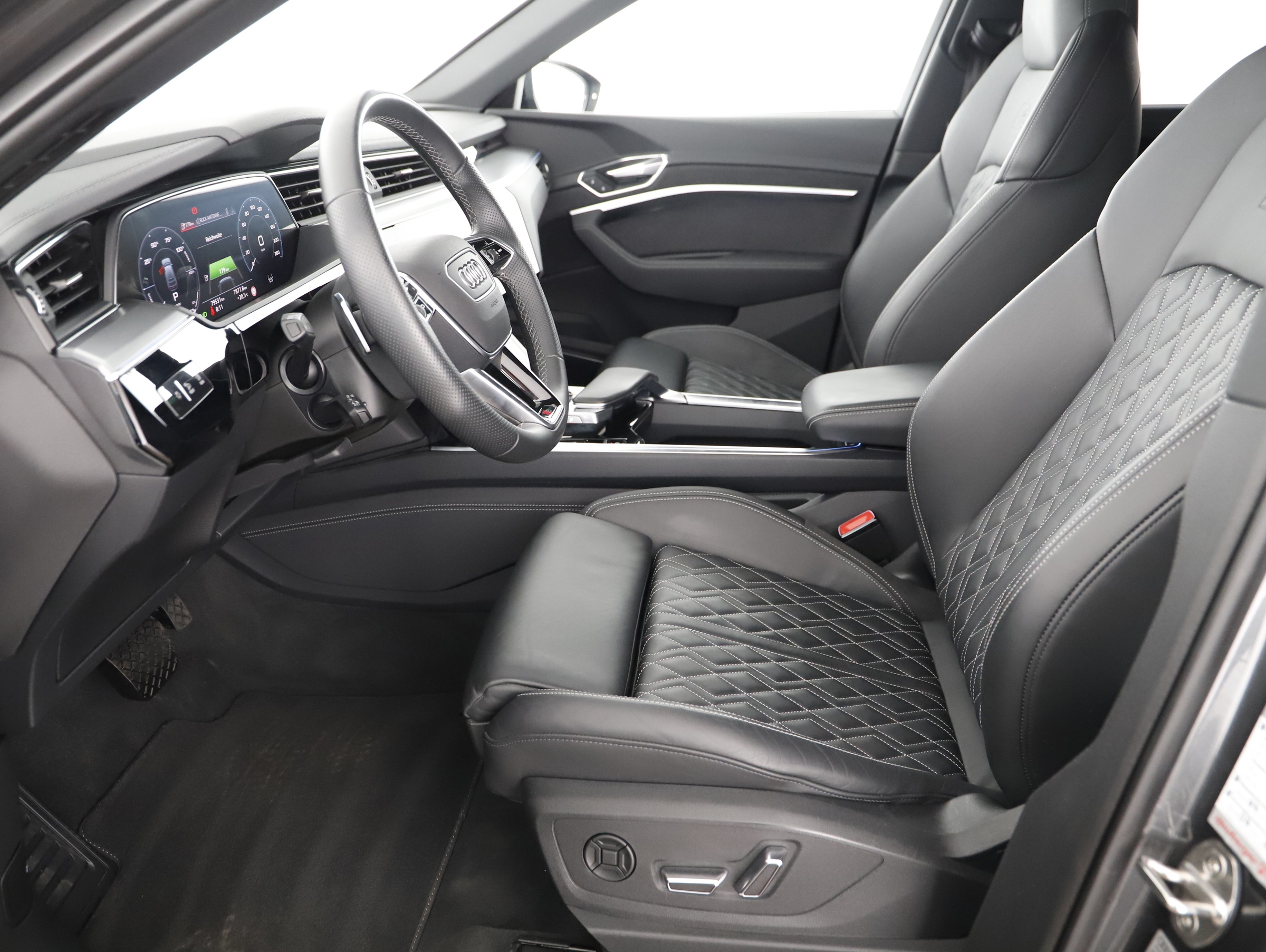 Audi e-tron Sportback 55 quattro S-Line | Bild 7 von 22