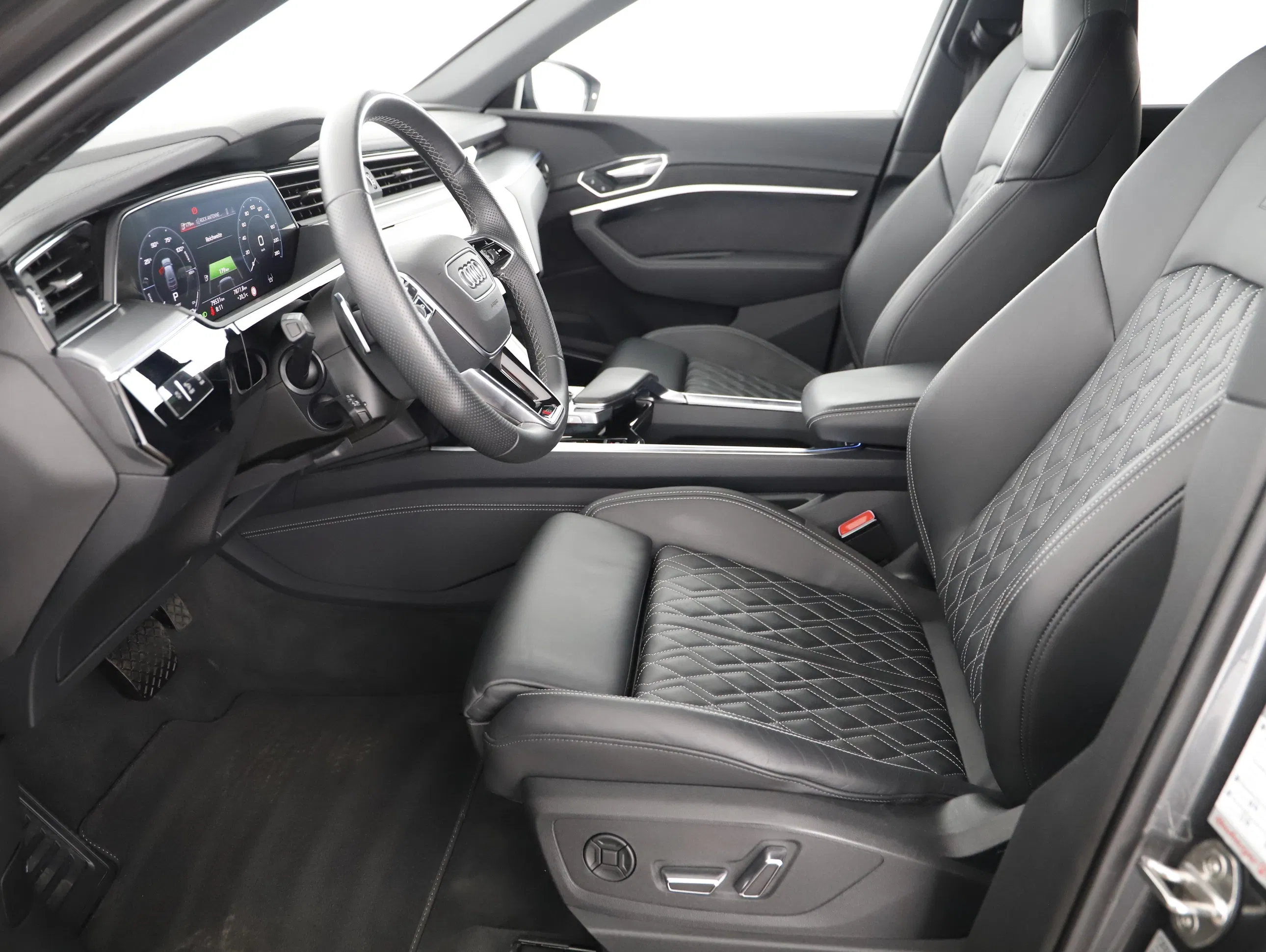 Audi e-tron Sportback 55 quattro S-Line | Bild 7 von 22