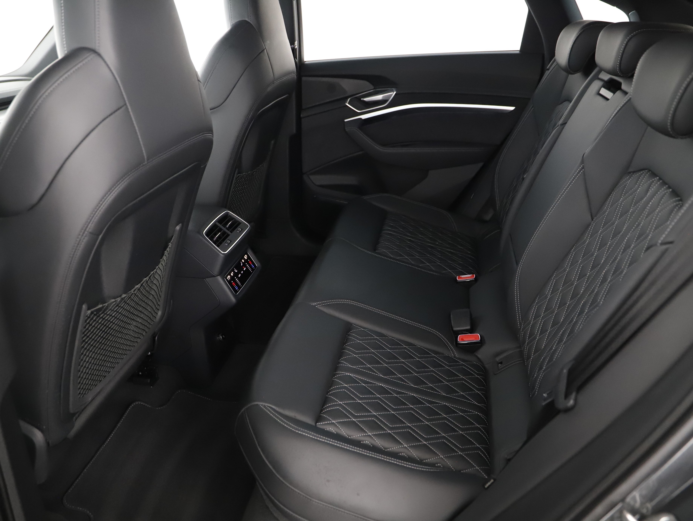 Audi e-tron Sportback 55 quattro S-Line | Bild 18 von 22