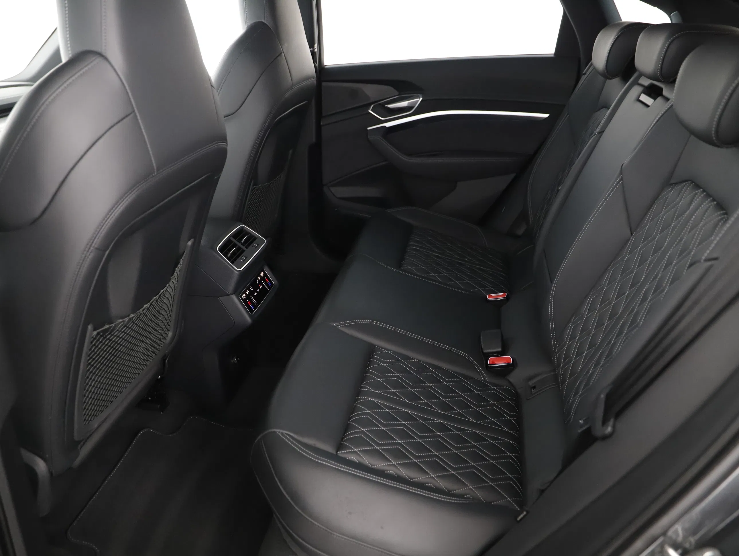 Audi e-tron Sportback 55 quattro S-Line | Bild 18 von 22