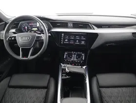 Audi e-tron Sportback 55 quattro S-Line | Thumbnail 12 von 22