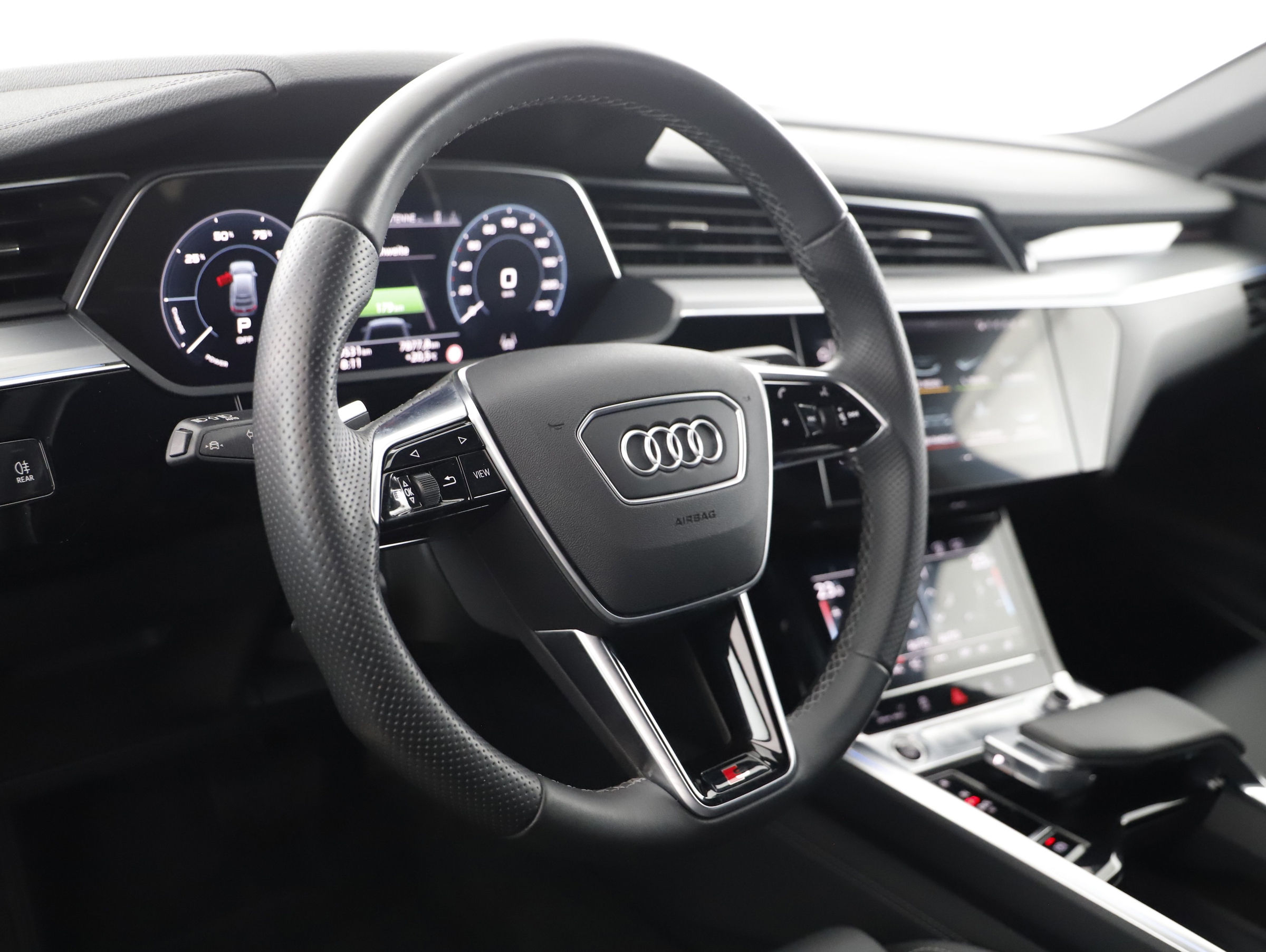 Audi e-tron Sportback 55 quattro S-Line | Bild 8 von 22