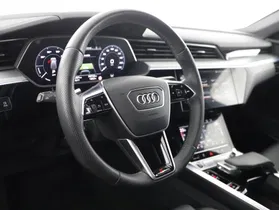Audi e-tron Sportback 55 quattro S-Line | Thumbnail 8 von 22