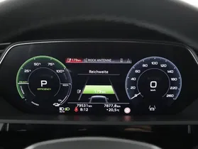 Audi e-tron Sportback 55 quattro S-Line | Thumbnail 9 von 22