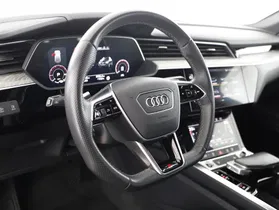 Audi e-tron Sportback 55 quattro S-Line | Thumbnail 4 von 21
