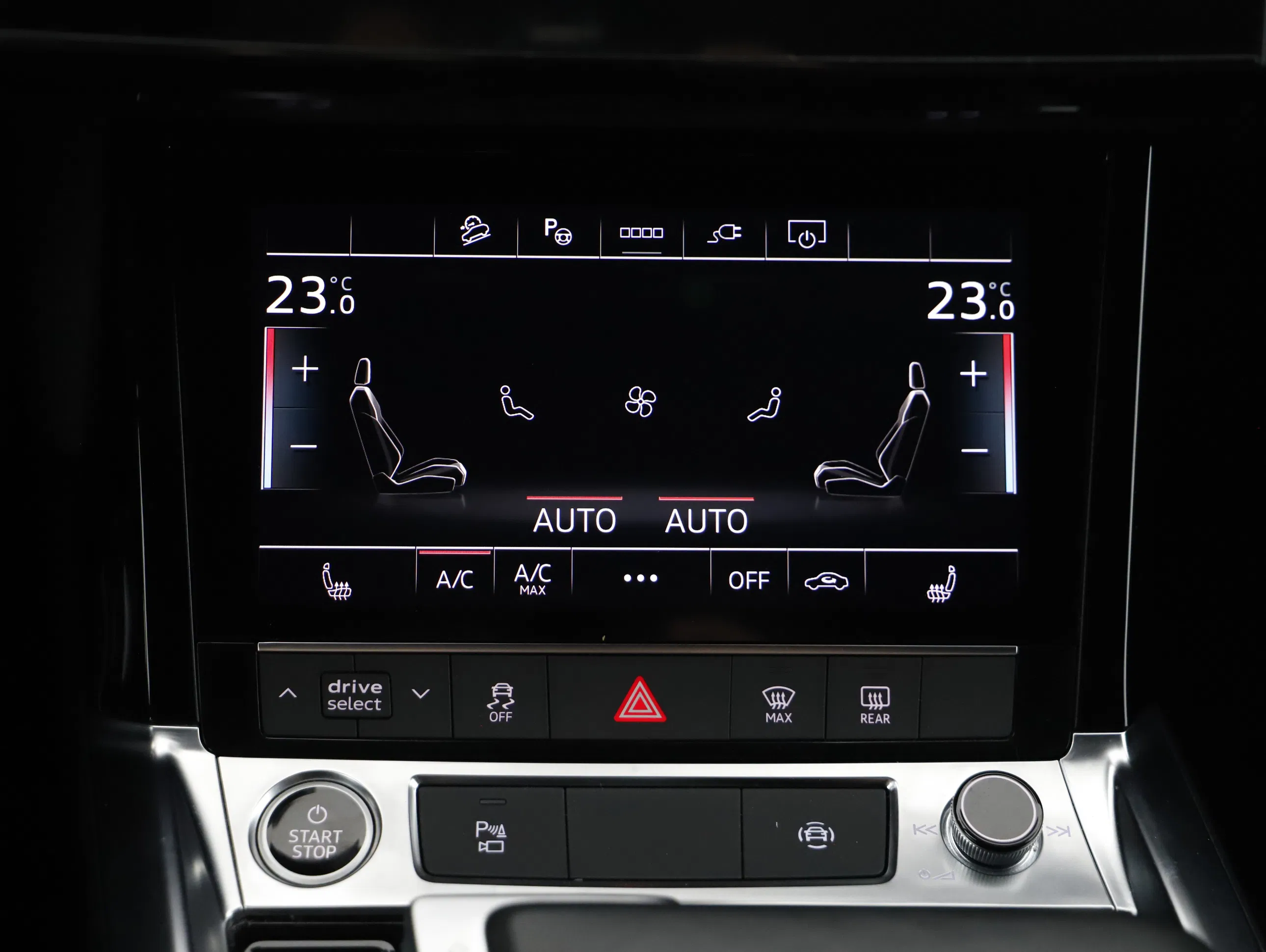 Audi e-tron 55 quattro S-Line | Bild 10 von 23