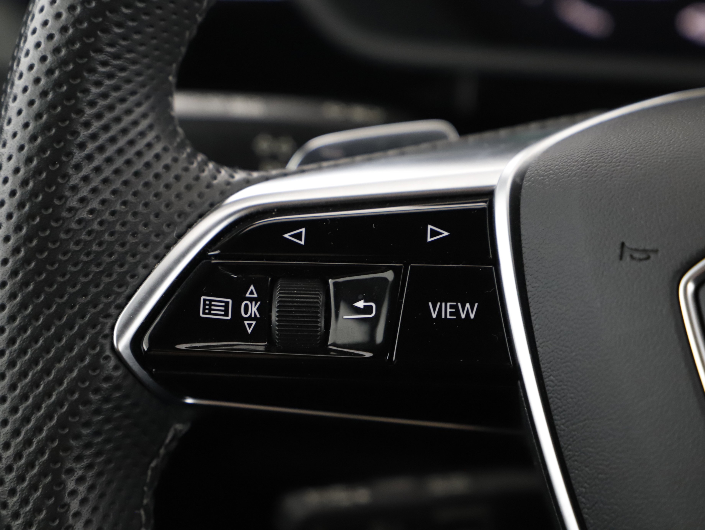 Audi e-tron 55 quattro S-Line | Bild 11 von 23