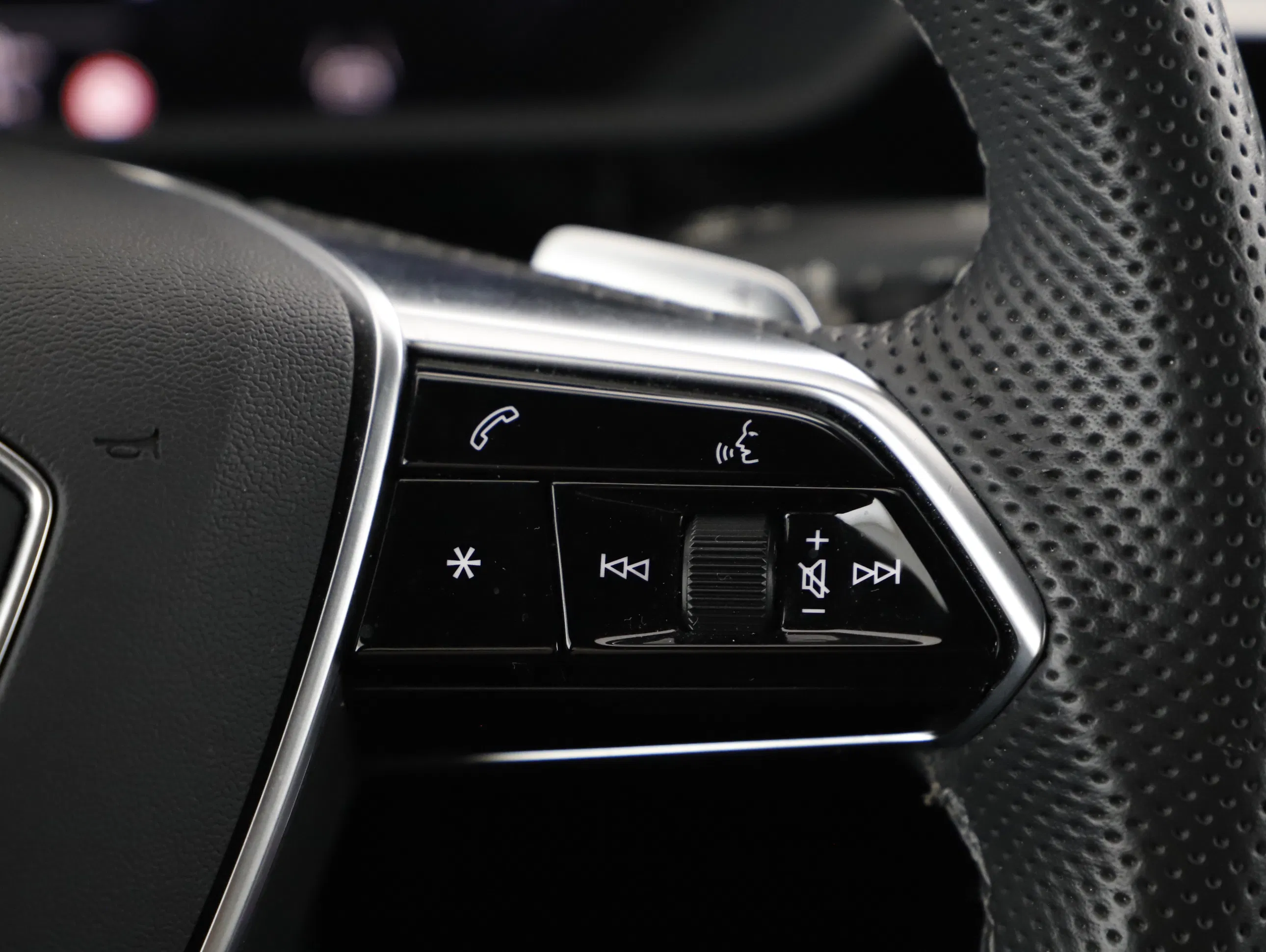 Audi e-tron 55 quattro S-Line | Bild 12 von 23