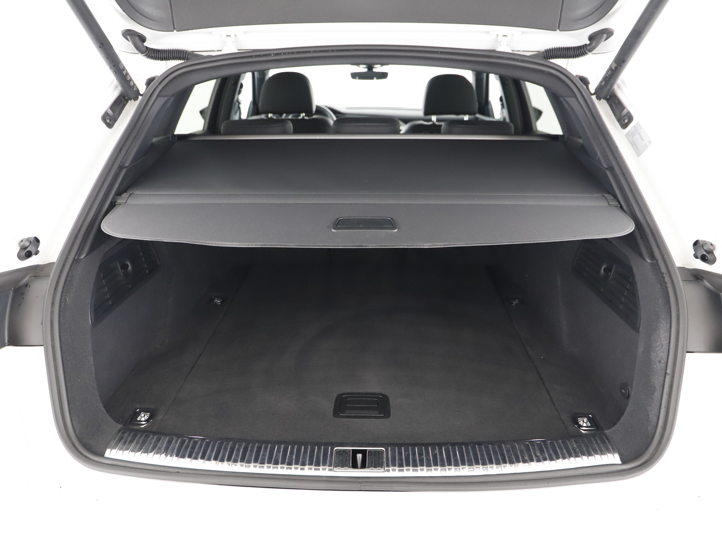 Audi e-tron 55 quattro S-Line | Bild 17 von 23