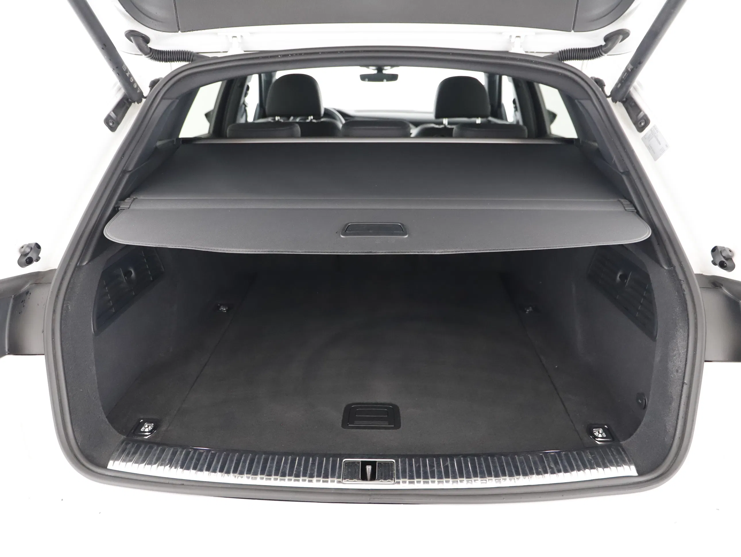 Audi e-tron 55 quattro S-Line | Bild 17 von 23
