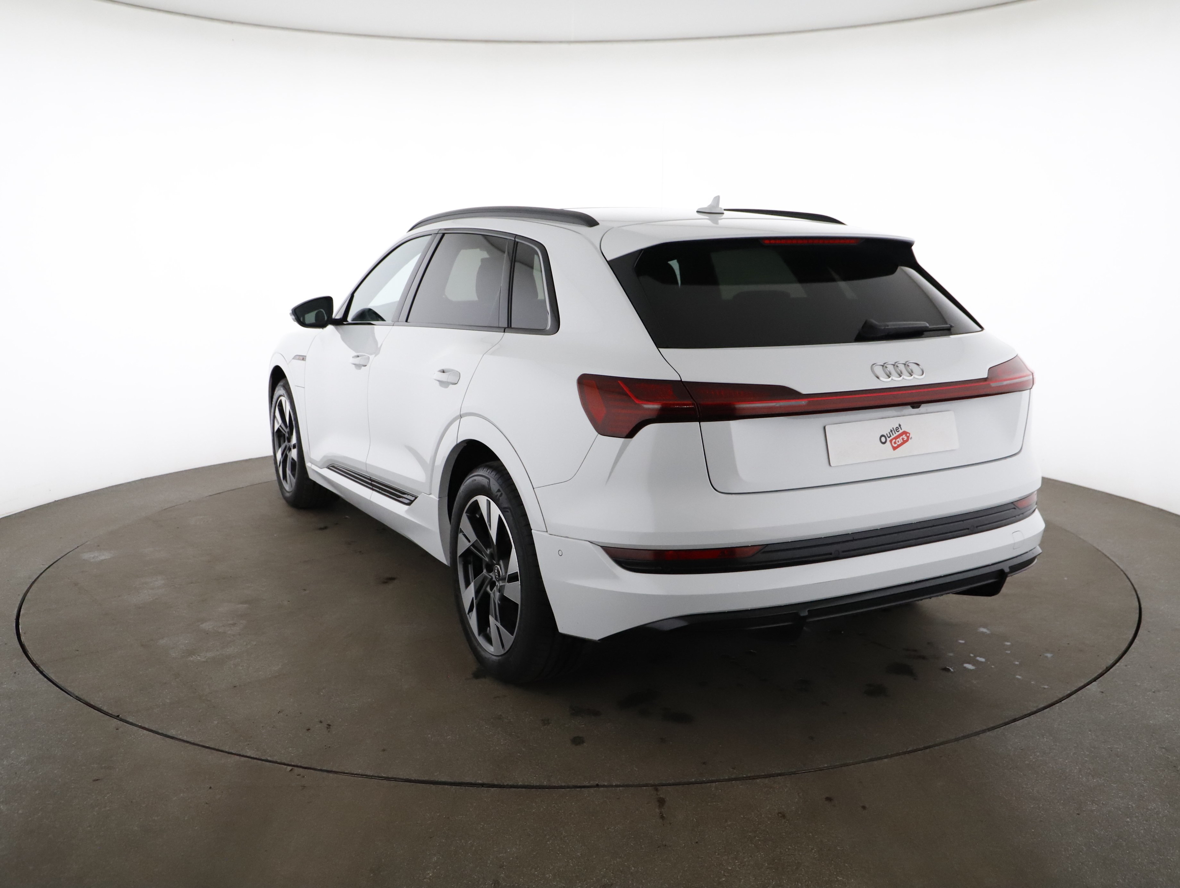 Audi e-tron 55 quattro S-Line | Bild 19 von 23